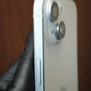 iPhone 15 128GB Azul (Semi Novo) - Saúde da Bateria 95%, Sem Marcas de Uso